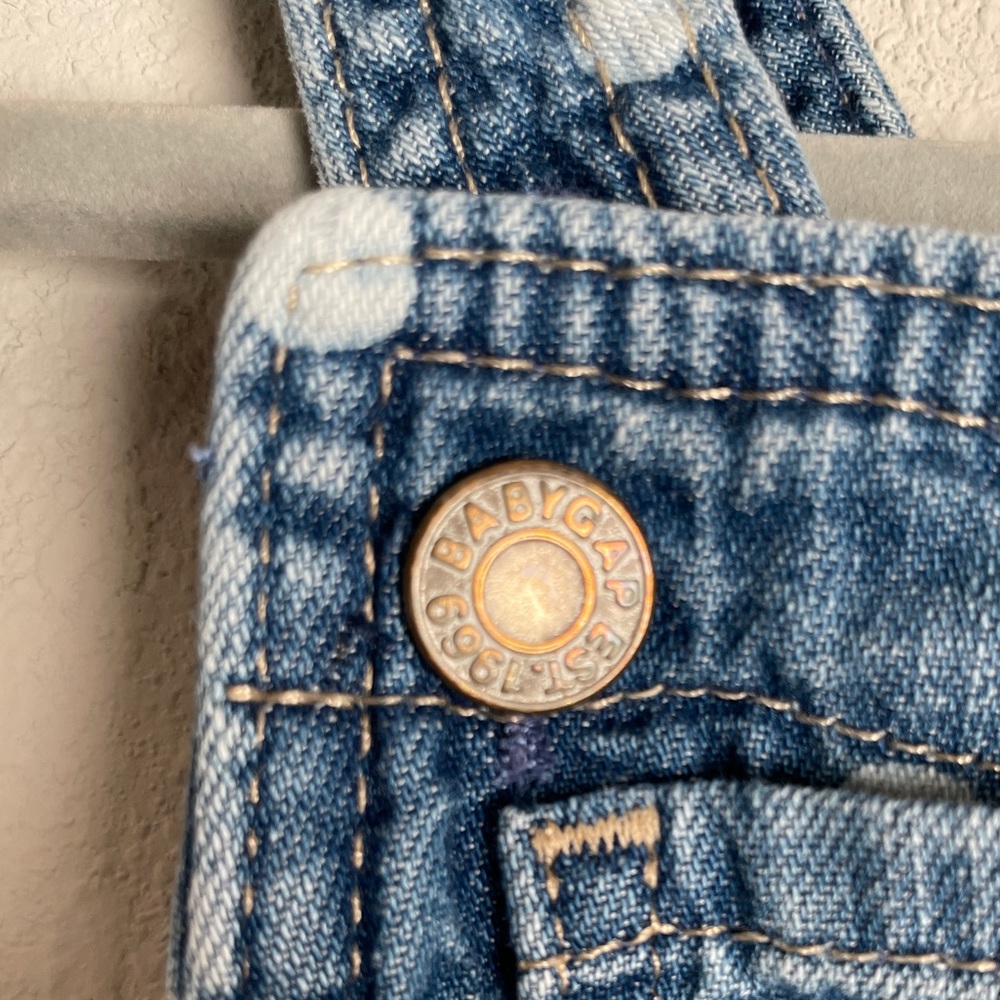 ✨ 2 for $20✨ 
EUC Baby Gap 100% organic cotton denim overalls size 12-18 Mos - Picture 5 of 6